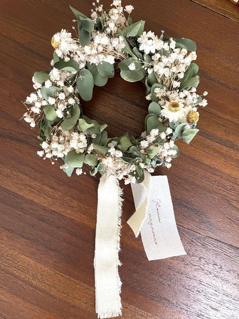 ユーカリ&かすみ草のリース　ドライフワラー 新作のご案内】 「ユーカリとカスミソウの三日月リース